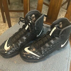 NWOT .. Nike Force Savage Varsity II AQ8155-001 Black Football 🏈 Cheats
